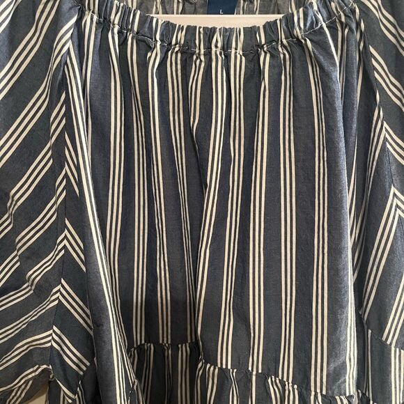 Old Navy Blue and White Puff Sleeve Blouse - Picture 3 of 6